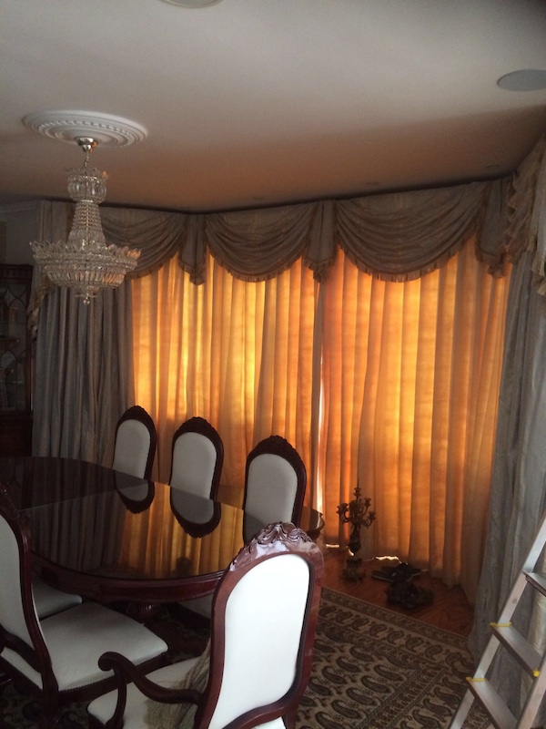 A very classic and traditional look was required at this property in Chaney Walk. Lovely swags and tails were provided alongside the curtains to complete the look.